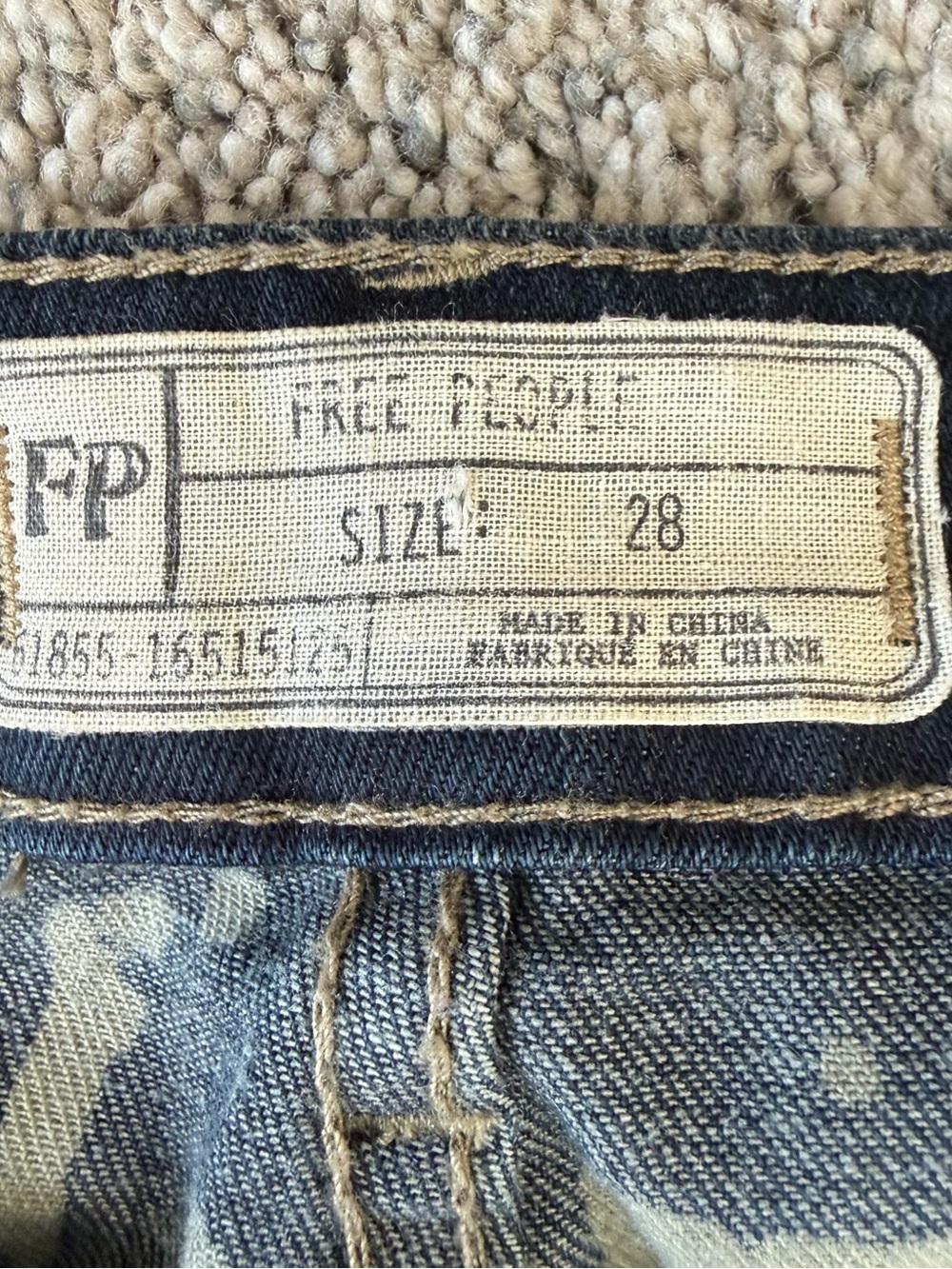 Free People Mantra Bali Dark Wash Flare Low Rise Raw Hem Jeans Boho Women’s 28 - Picture 8 of 16